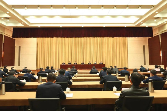 熱烈祝賀我公司承接寧波市政府人大報(bào)告廳舞臺(tái)設(shè)備項(xiàng)目