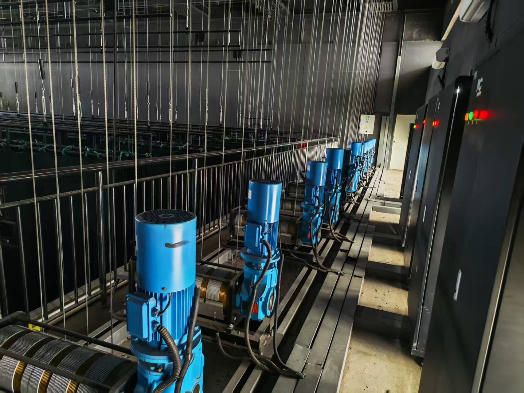 舞臺機械設計中吊桿及電動升降設備的設計標準