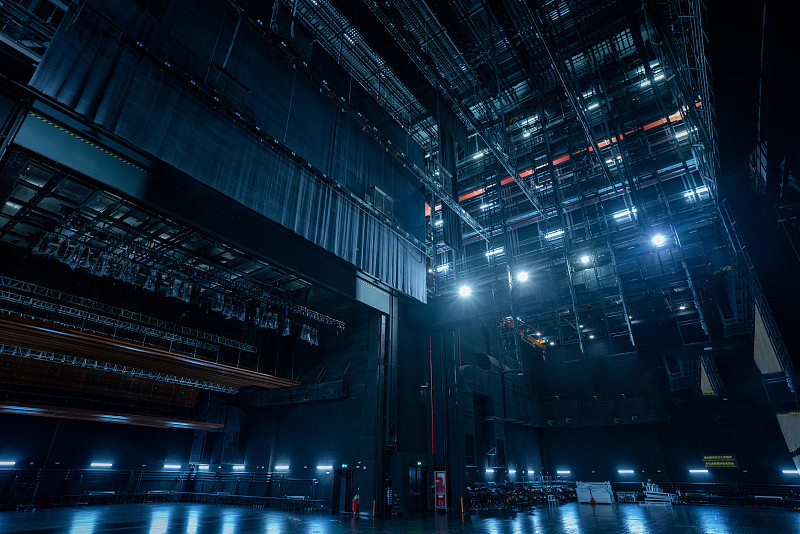 多媒體技術(shù)與舞臺(tái)布景中相結(jié)合的創(chuàng)新應(yīng)用